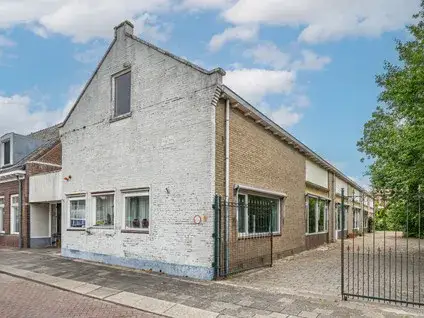 Tussenwoning te koop: Jacob Banestraat 8, Sommelsdijk centrum Sommelsdijk