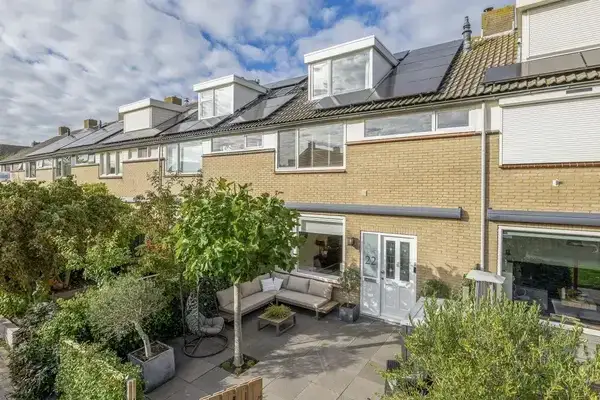 Tussenwoning te koop: Jacob Catsstraat 22, Dichters- en Schrijversbuurt Hellevoetsluis