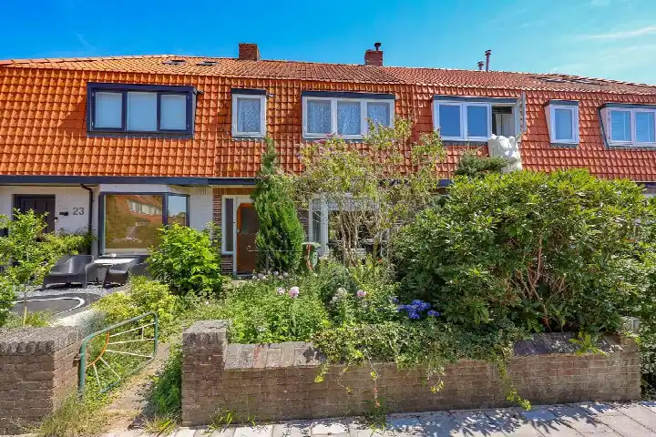 Terraced house for sale: Jacob Catsstraat 25, Staatsliedenkwartier Hilversum