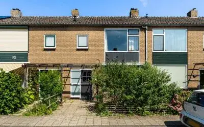 Tussenwoning te koop: Jacob Catsstraat 6, Van Boetzelaerstraat Alphen Aan Den Rijn