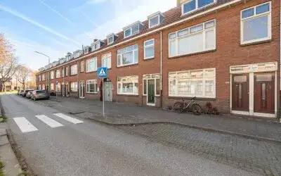 Tussenwoning te koop: Jacob Marisstraat 130, Jacob Marisstraat en omgeving Dordrecht
