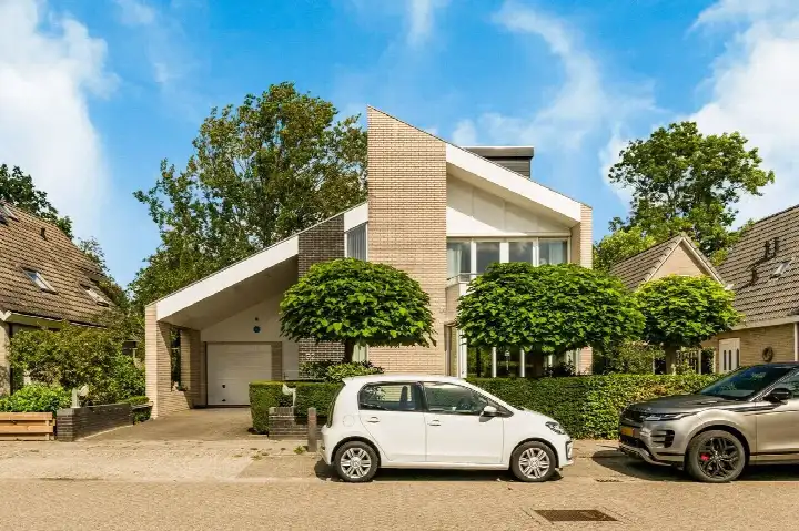 Detached house for sale: Jacob Obrechtlaan 52, Hoofddorp Centrum Oost Hoofddorp