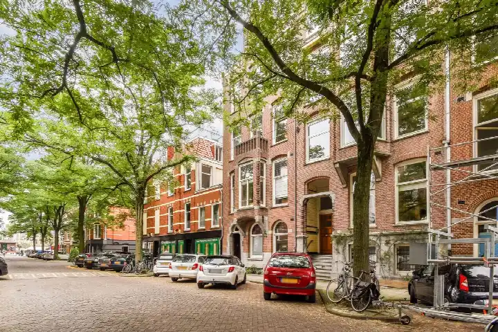 Apartment for sale: Jacob Obrechtstraat 21-3, Concertgebouwbuurt Amsterdam