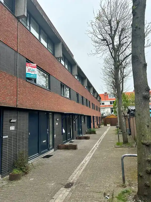Tussenwoning te koop: Jacob Schorerlaan 215, Groente- en Fruitmarkt 'S-Gravenhage