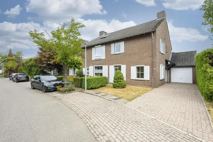 Corner house for sale: Jagerspad 69, Abdissenbosch Landgraaf