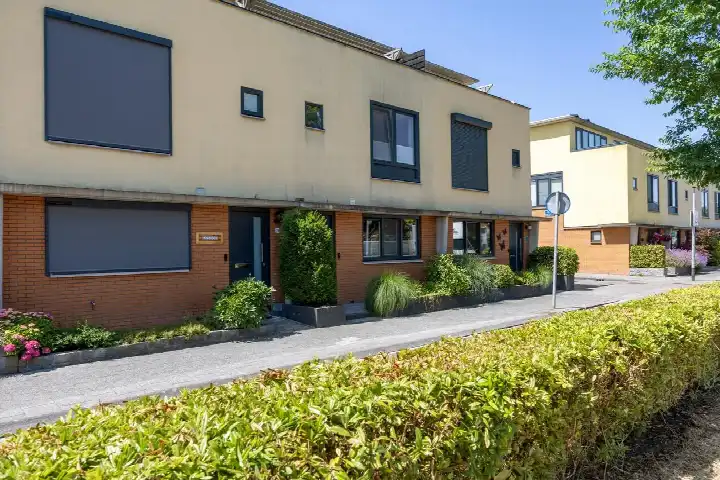 Tussenwoning te koop: James Baldwinstraat 30, De Held Groningen