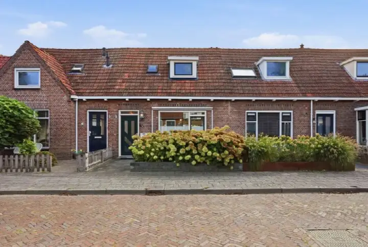 Terraced house for sale: Jan Bogtstrastraat 19, Franeker Vliet Tuinen en Frisia Franeker