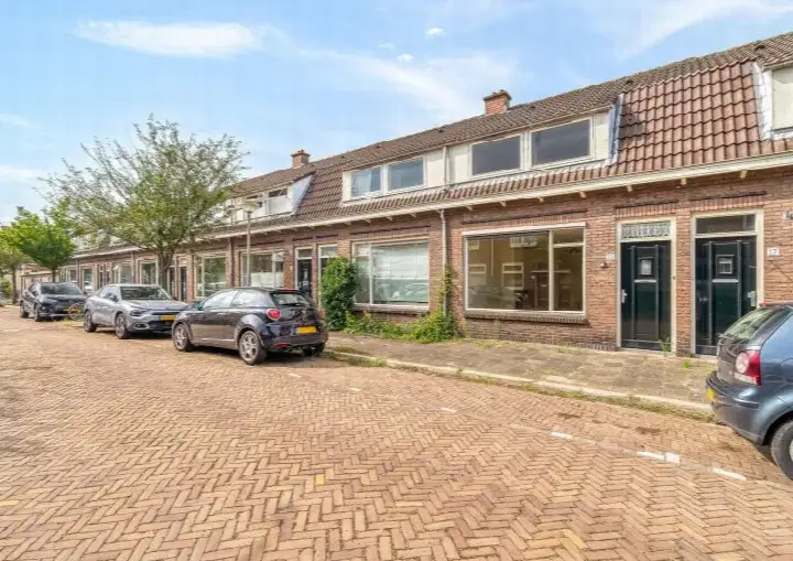 Terraced house for sale: Jan de Wittstraat 15, Olofsbuurt Delft