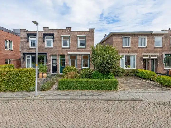 Semi-detached for sale: Jan Dorrekenskade-Oost 72, Centrum Waddinxveen