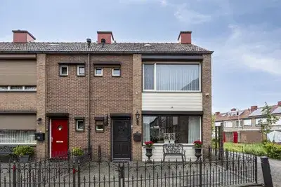 Hoekwoning te koop: Jan Evertsenstraat 35, Zeeheldenbuurt Tilburg