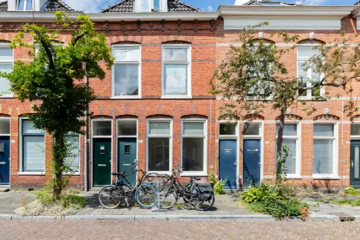Studio for sale: Jan Goeverneurstraat 20, Oosterpoort Groningen