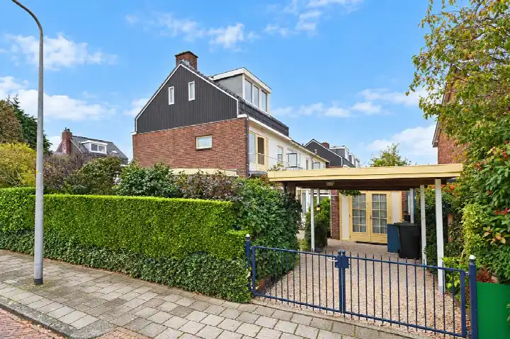 Terraced house for sale: Jan Pieterszoon Coenstraat 27, Krimwijk Voorschoten
