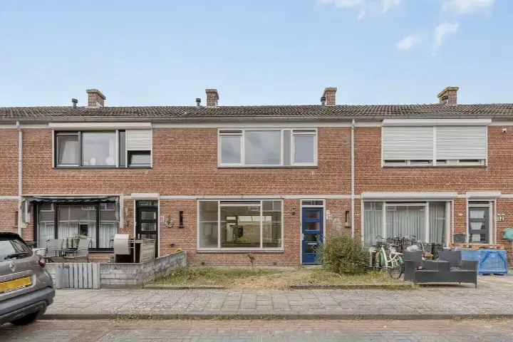 Tussenwoning te koop: Jan van Brakelstraat 10, De Kruiskamp 'S-Hertogenbosch