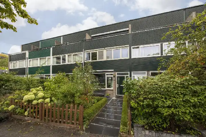 Tussenwoning te koop: Jan van Zutphenstraat 22, Archimedesbuurt Haarlem