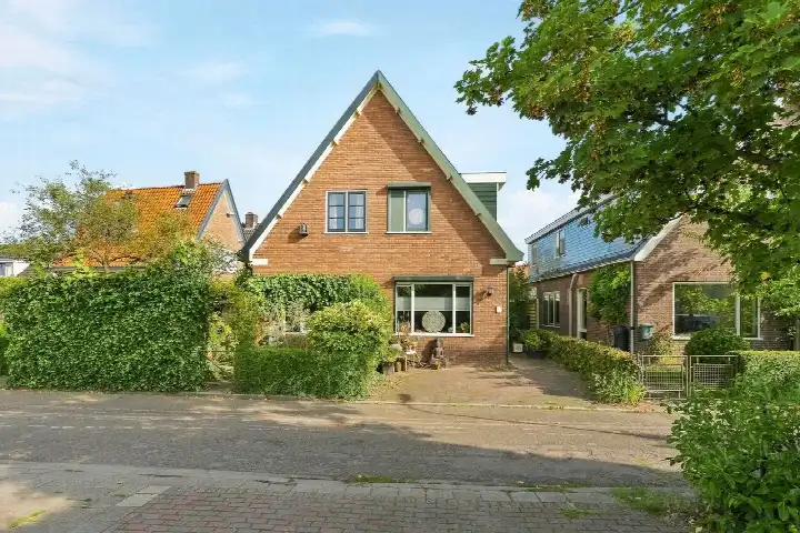 Twee-onder-één-kap te koop: Janstraat 12, Velp-Zuid beneden spoorlijn Velp (Ge)
