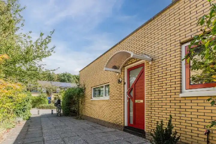 Hoekwoning te koop: Januaristraat 65, Seizoenenbuurt Oost Almere