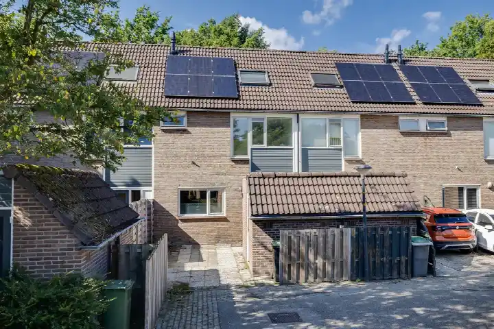 Terraced house for sale: Jaromirgaarde 420, Matengaarde Apeldoorn