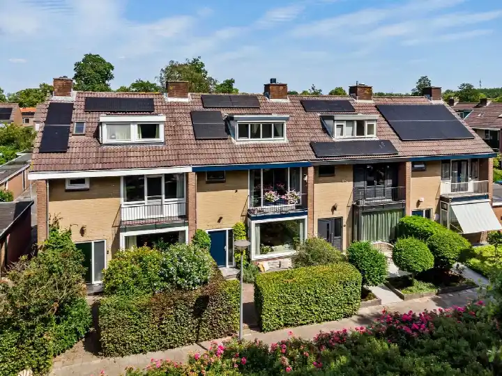 Tussenwoning te koop: Jasmijnlaan 20, Bloemen- en Bomenkwartier Woerden