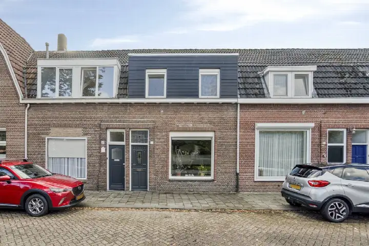 Tussenwoning te koop: Javastraat 40, Loven Noord Tilburg