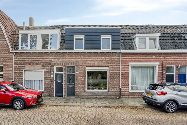Terraced house for sale: Javastraat 40, Loven Noord Tilburg
