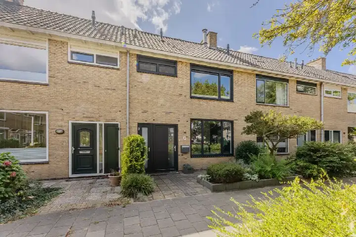 Tussenwoning te koop: Jean Henri Dunantstraat 48, Zuiderhoofdbuurt Krommenie