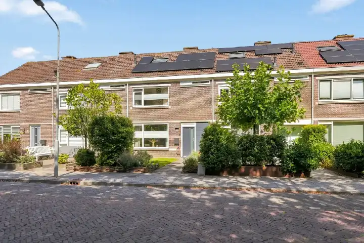 Tussenwoning te koop: Jean Monnetstraat 252, De Maer Heemskerk