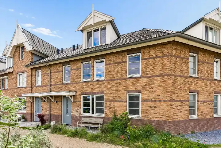 Tussenwoning te koop: Jesse Owensstraat 4, Olympiakwartier West (brt) Almere