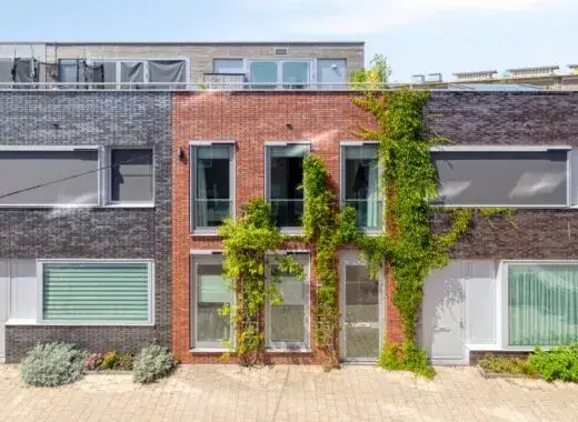 Terraced house for sale: Joan Willem Frisostraat 10, Noorderkwartier Leiden