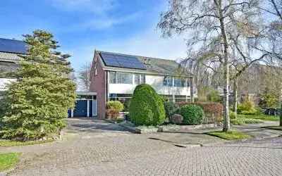 Tussenwoning te koop: Joh. Falkenastraat 41, Burgum Burgum