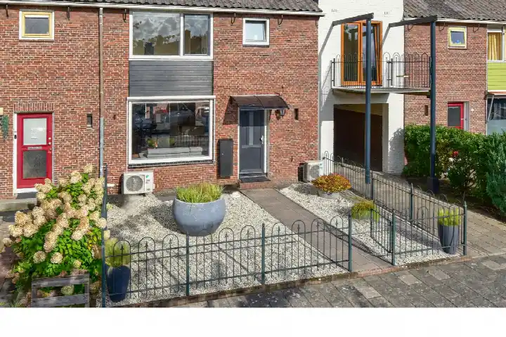 Terraced house for sale: Johan de Wittlaan 16, Thamerdal Uithoorn