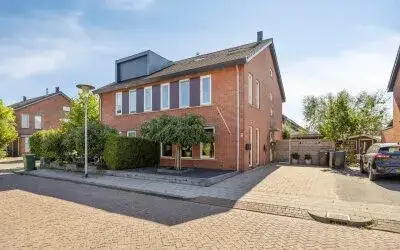 Twee-onder-één-kap te koop: Johan Dijkstrastraat 14, Ten Boer Dorp Ten Boer
