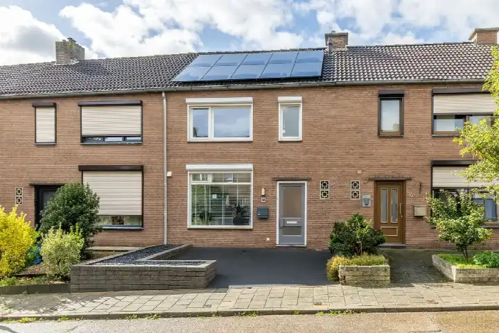 Tussenwoning te koop: Johan Evertsenstraat 18, Eiske Landgraaf