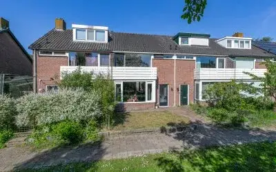 Tussenwoning te koop: Johan Frisohof 10, Hoevelaken-Oranjebuurt-Horstbeek Hoevelaken