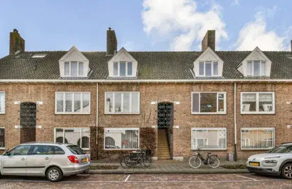Terraced house for sale: Johan van Soesdijkstraat 15, Centrum West Diemen
