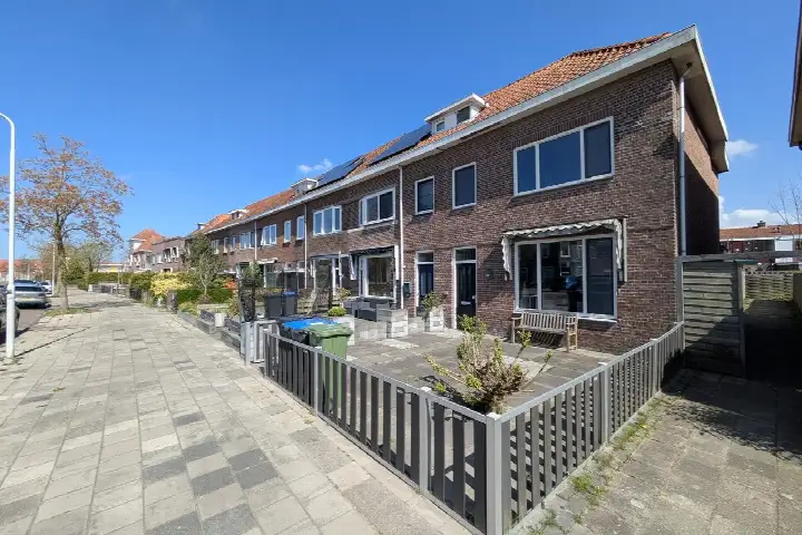Hoekwoning te koop: Johan Willem Frisostraat 43, Sperkhem en industrieterrein Houkesloot Sneek