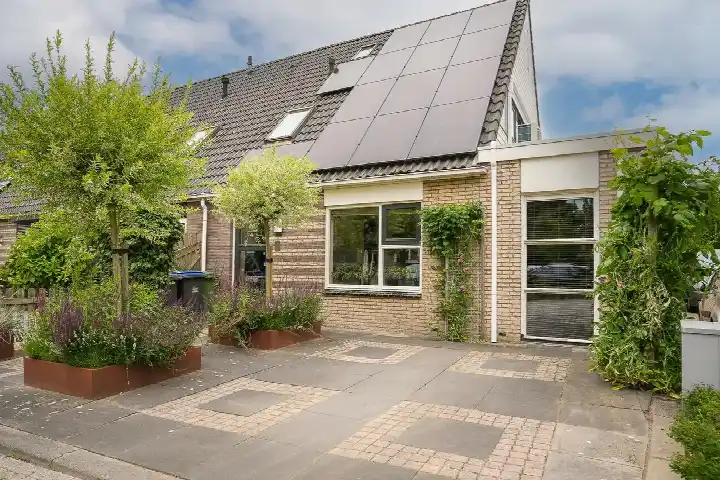 Corner house for sale: Johanna Naberstraat 119, Parijsch Landzicht Culemborg