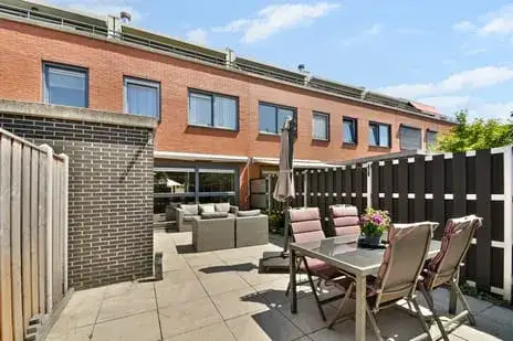 Terraced house for sale: Johanna van Duynstraat 17, Prinsenland Rotterdam