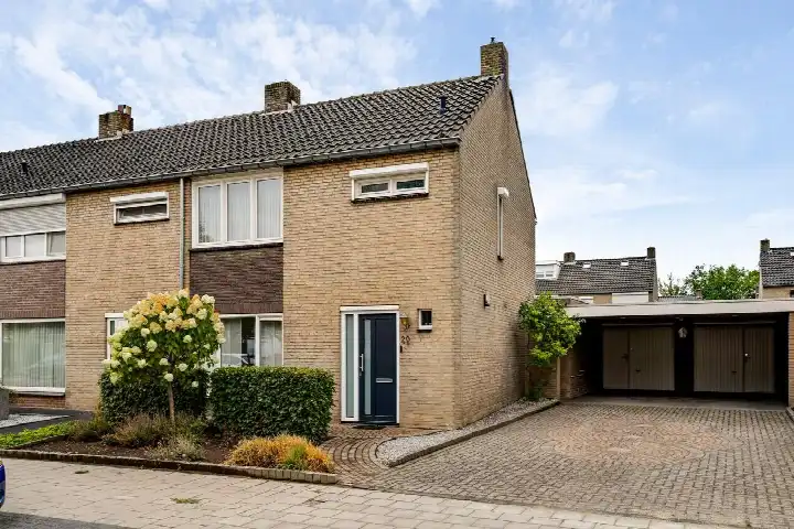 Hoekwoning te koop: Johanna van Polanenstraat 20, Moesel Weert