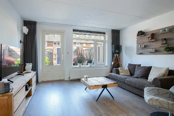 Terraced house for rent: Johannes Vermeerstraat 113, Tussen de Vaarten N.- Noord Almere