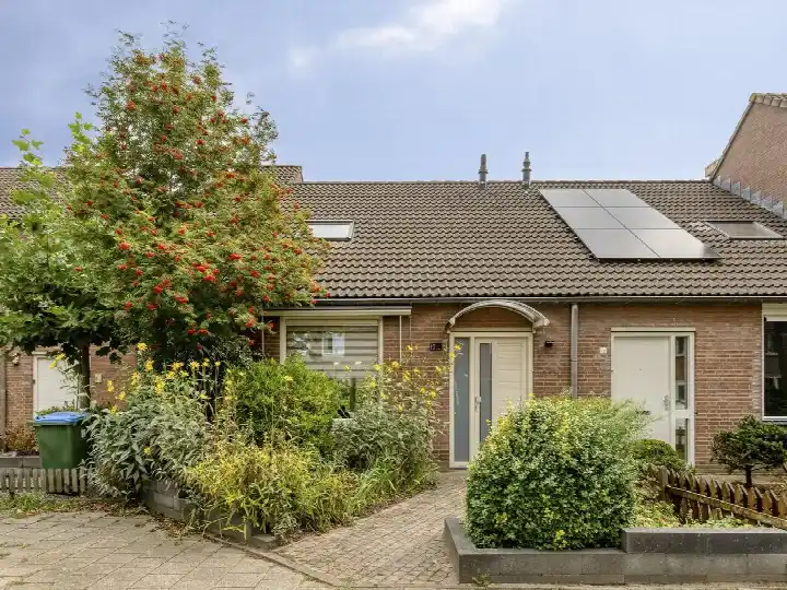 Tussenwoning te koop: Johannes Vermeerstraat 17, Schildersbuurt Oosterhout