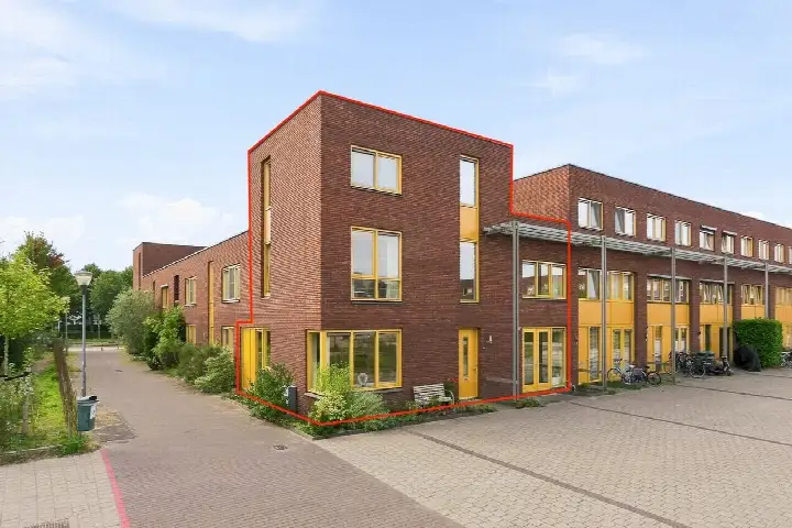 Terraced house for sale: John Lennonstraat 38, Lent Lent