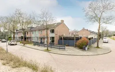 Hoekwoning te koop: John F. Kennedylaan 15, Loonsebaan Vught