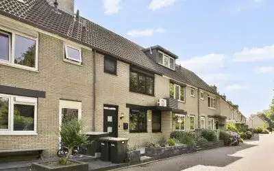 Terraced house for sale: Joke Smit-erf 154, Joke Smit-erf en omgeving Dordrecht