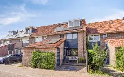 Tussenwoning te koop: Joke Smitstraat 49, Landweg Bergen (Nh)