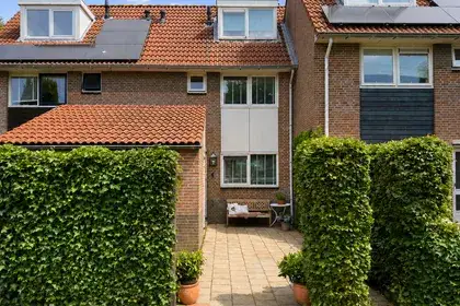Tussenwoning te koop: Joke Smitstraat 61, Landweg Bergen (Nh)