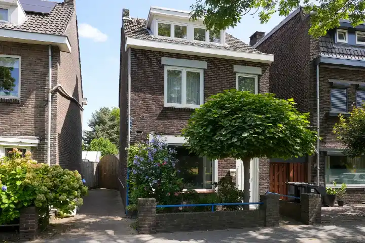 Corner house for sale: Jos Klijnenlaan 610, Geleen-Zuid Geleen