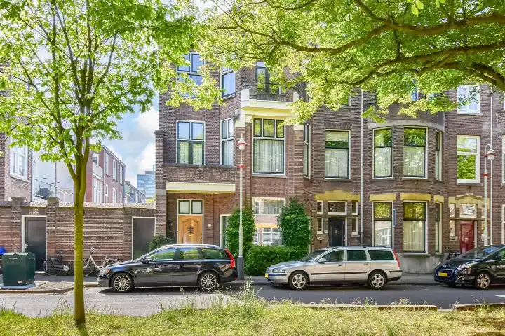 Corner house for sale: Jozef Israëlslaan 38, Nassaubuurt 'S-Gravenhage