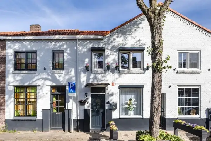 Tussenwoning te koop: Jozef Israëlsstraat 55, Schildersbuurt Zuid Tilburg
