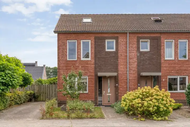 Corner house for sale: Juffrouw Schefferstraat 7, Bruchterveld Kern Bruchterveld