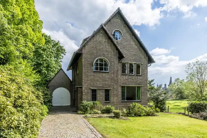 Vrijstaande woning te koop: Juliana-Bernhardlaan 125, Nieuw Lotbroek-Noord Hoensbroek